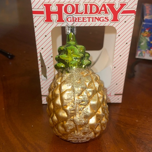 Glittery Gold Pineapple Ornament - Picture 1 of 2